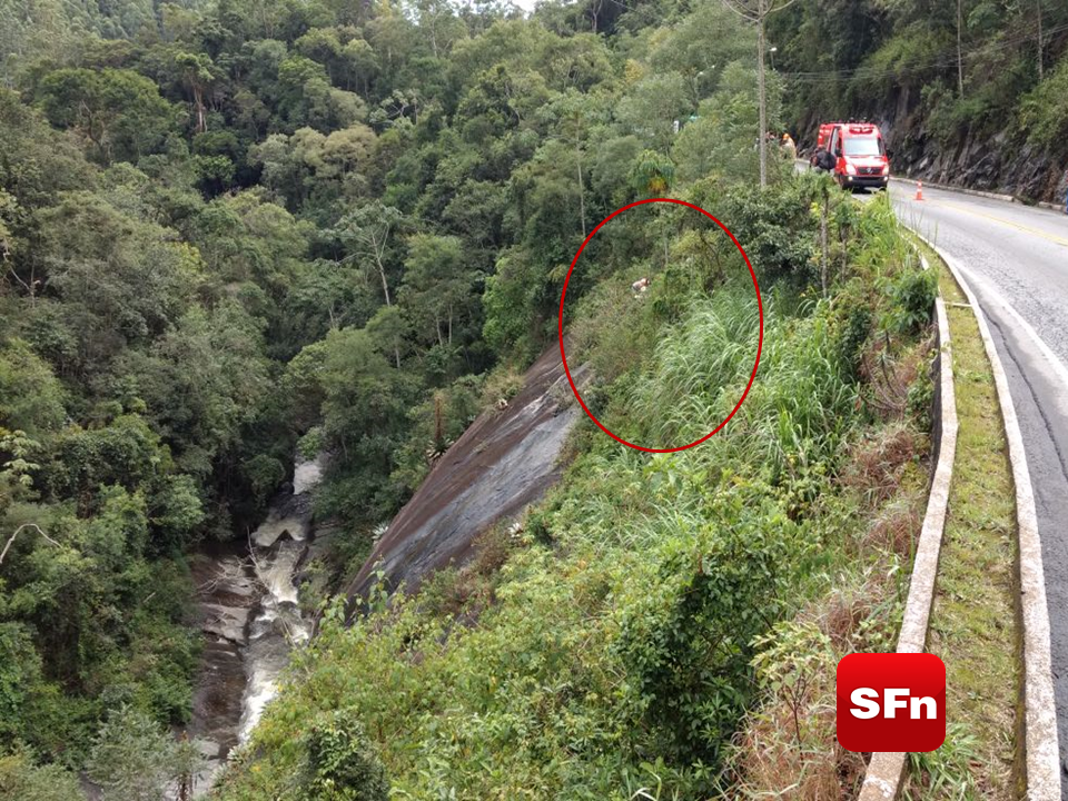 Carro despenca em ribanceira e duas mulheres são atropeladas em Nova  Friburgo – SF Notícias