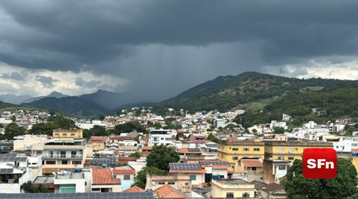 V Deo Morador Registra Pancada De Chuva Forte E Isolada Em S O