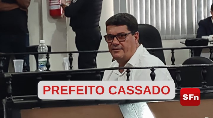 ️ Vídeo: Em dia histórico, vereadores cassam o mandato do prefeito de ...